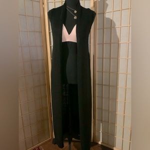 GAP - Black Sleeveless maxi open sweater vest Sz S Runs Lg